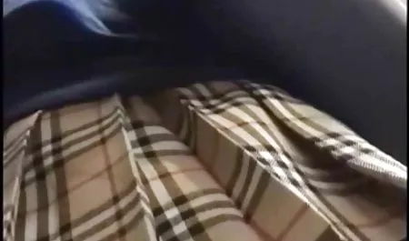 با پوشیدن کیمونو, سه کلیپ سکس باکره او را دوست دارد